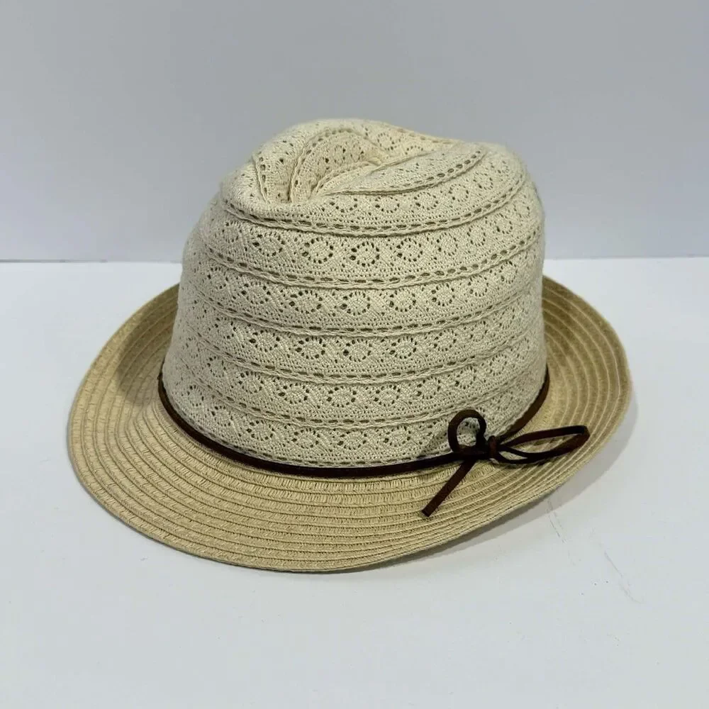 Accessorize straw paper